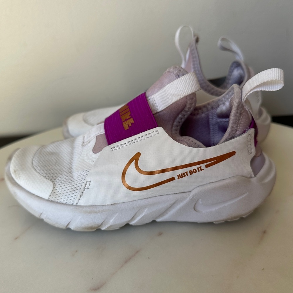 Nike Toddler girls Flex Runner 2 Slip on Sneakers no laces 11c - Picture 3 of 9